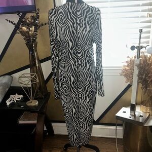 Fashion Nova Black and White Zebra-Print Long Sleeve Bodycon Dress